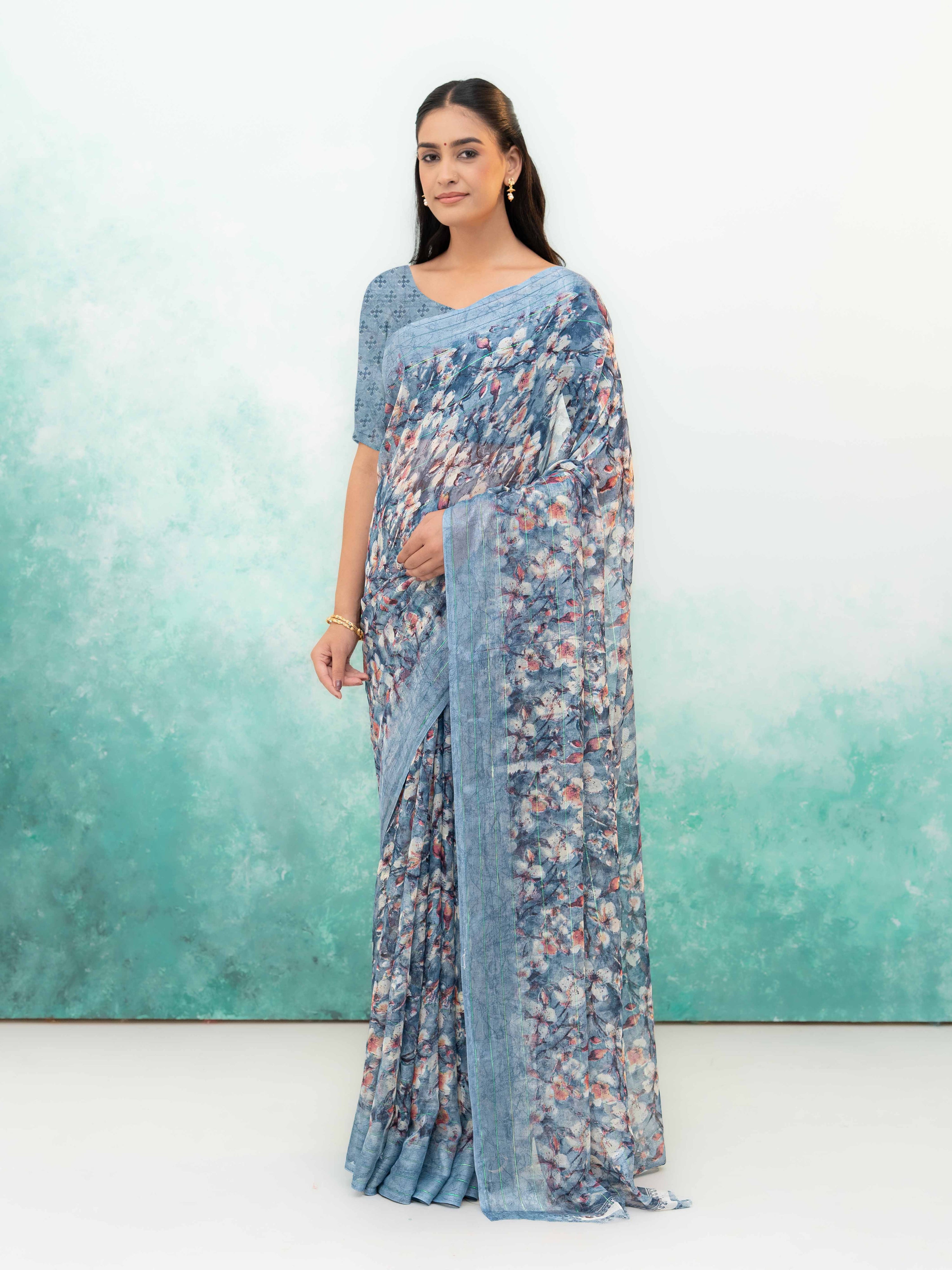 Gray Weightless Saree