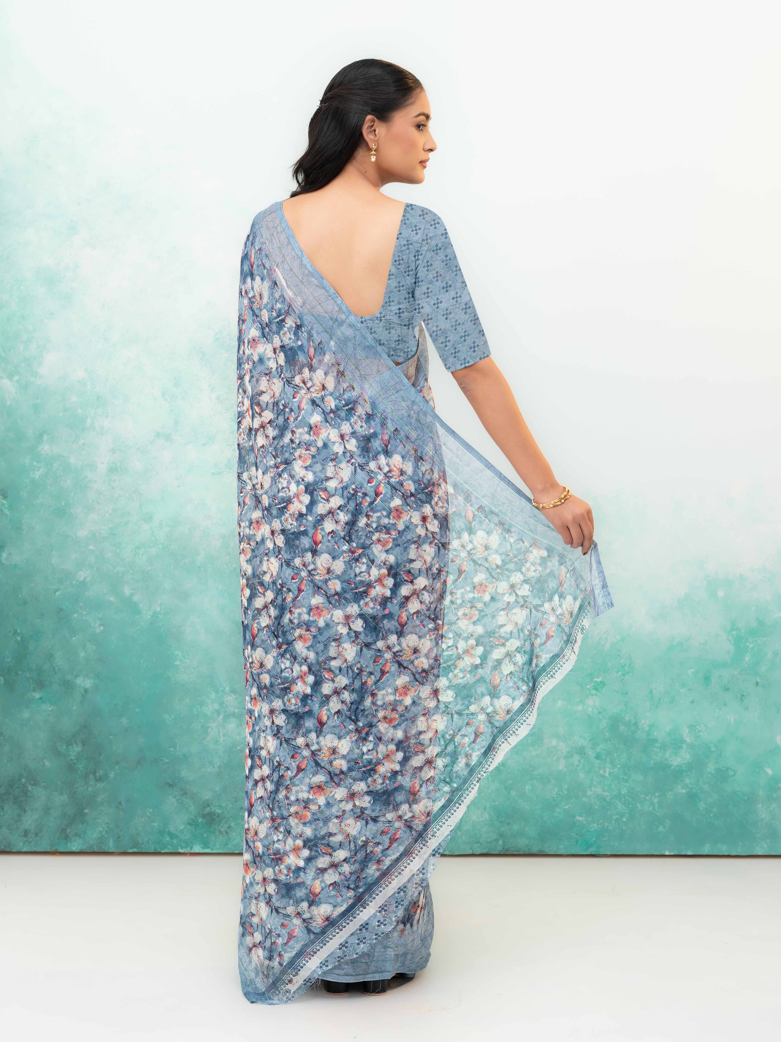 Gray Weightless Saree
