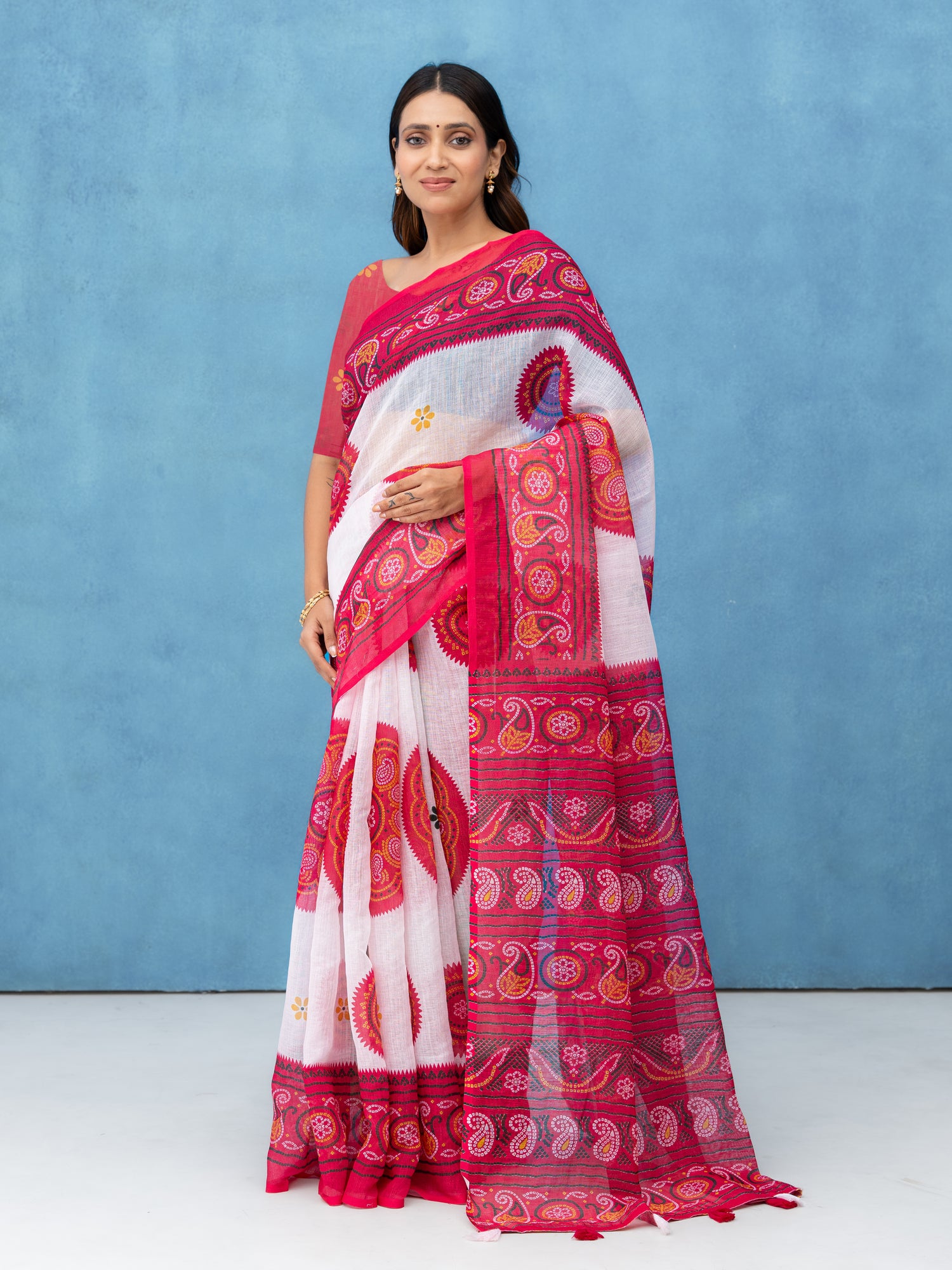 White &amp; Red Cotton Linen Saree