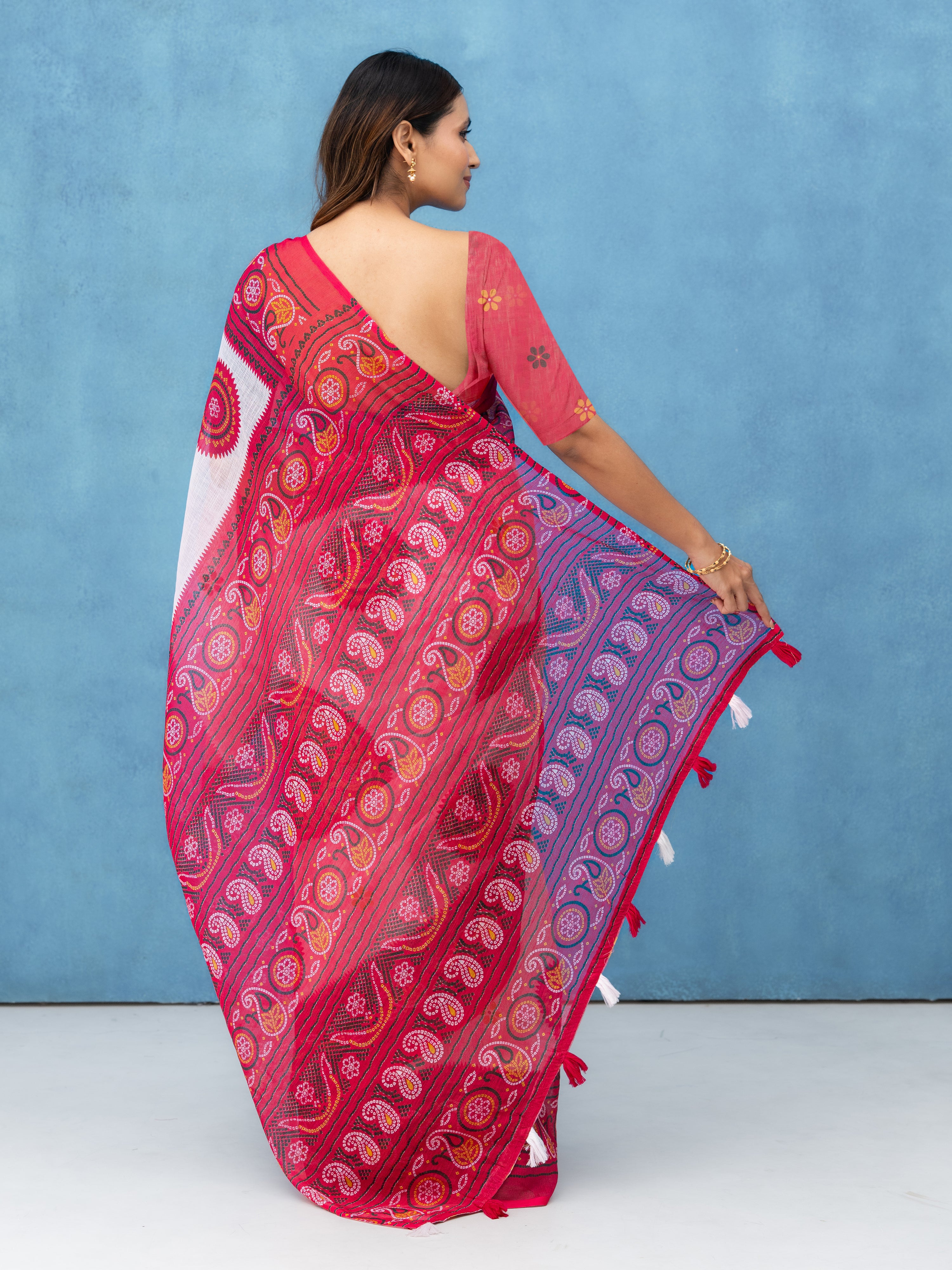 White &amp; Red Cotton Linen Saree