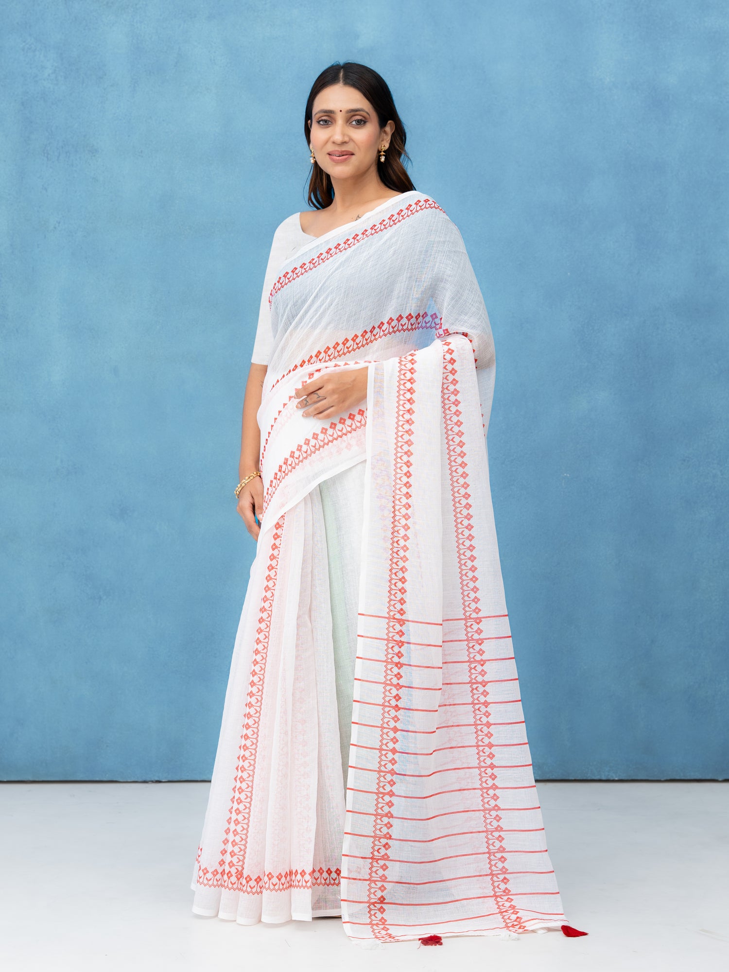White &amp; Red Cotton Linen Saree