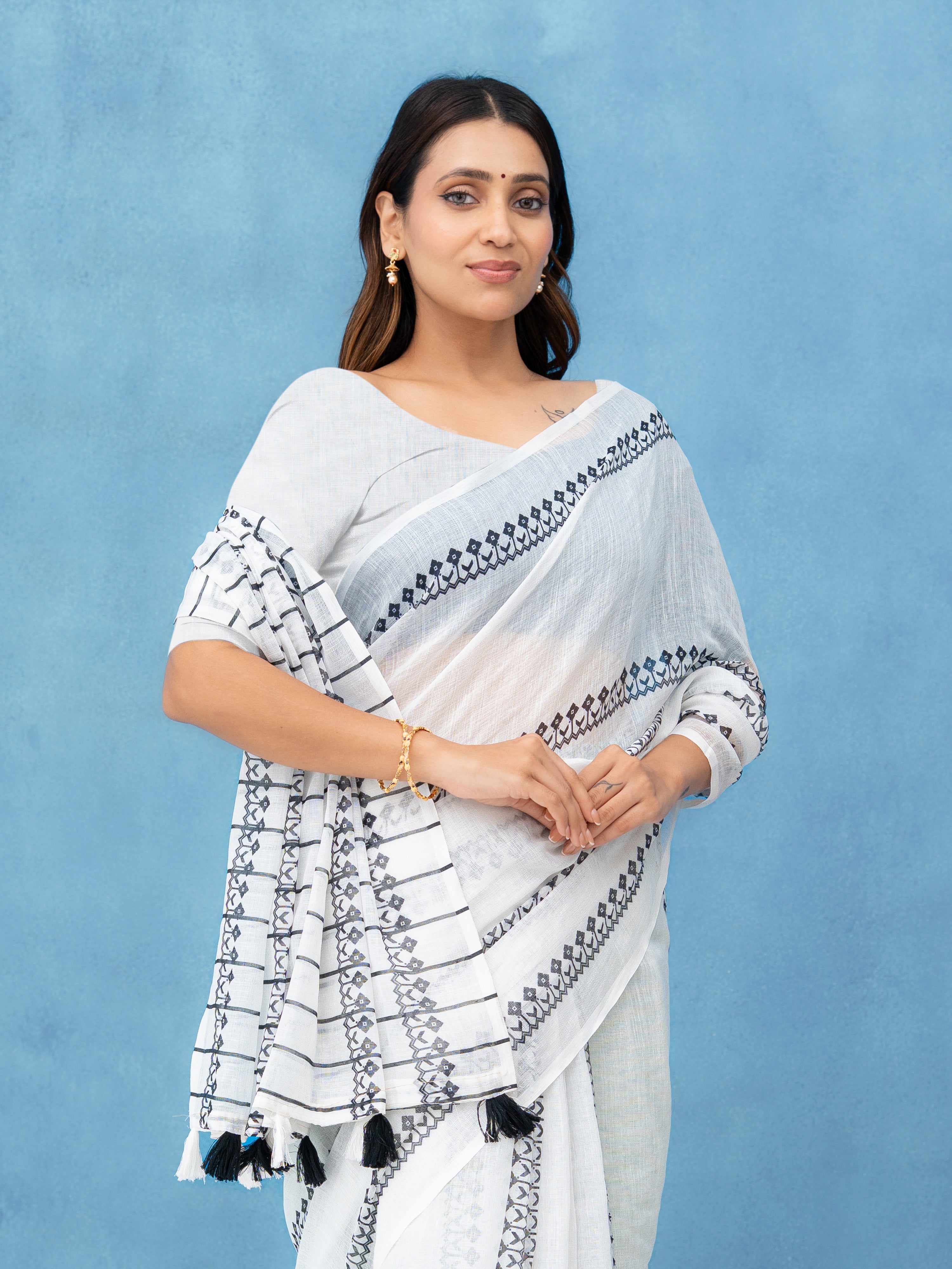 White &amp; Black Cotton Linen Saree