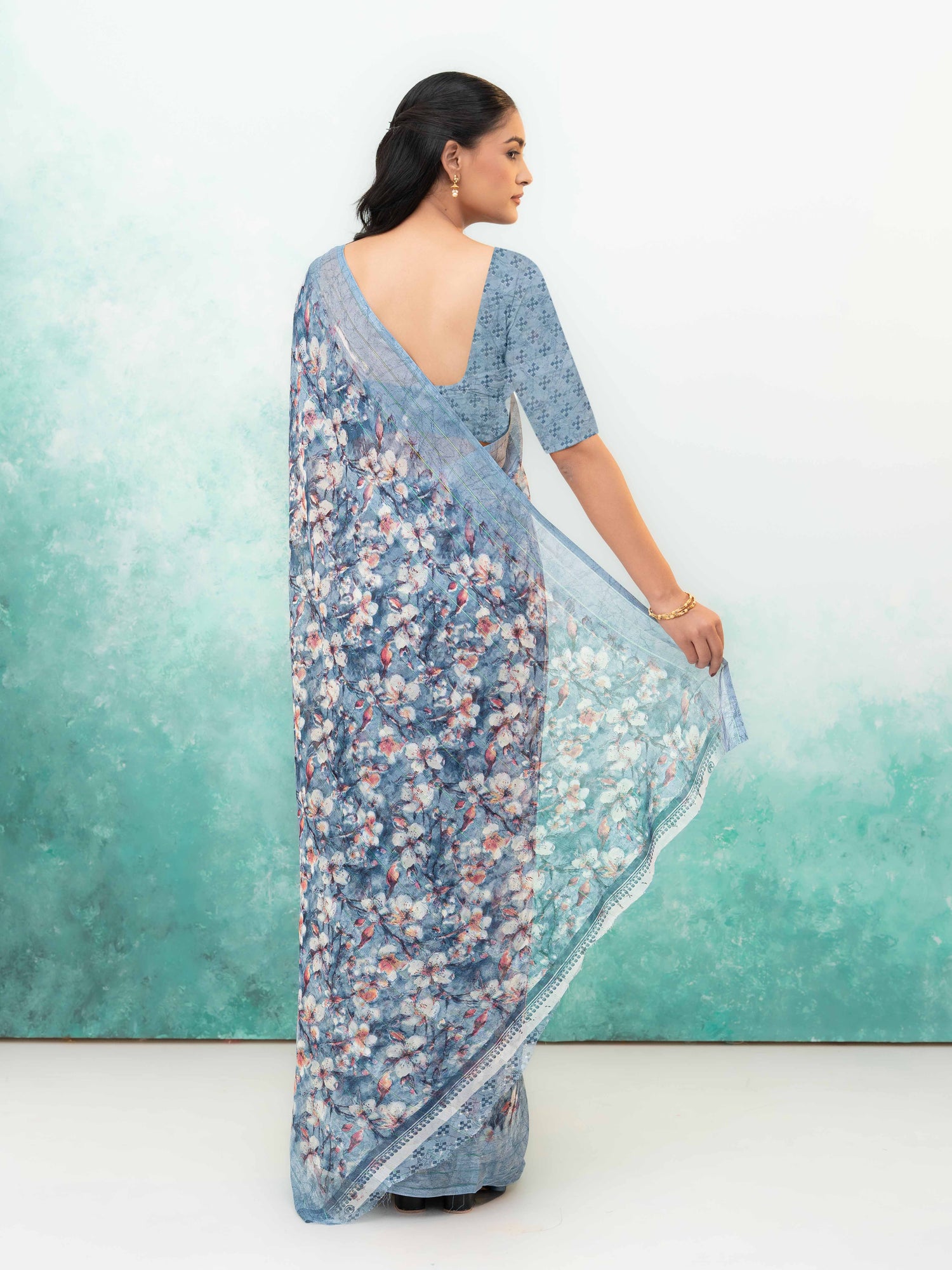 Gray Weightless Saree