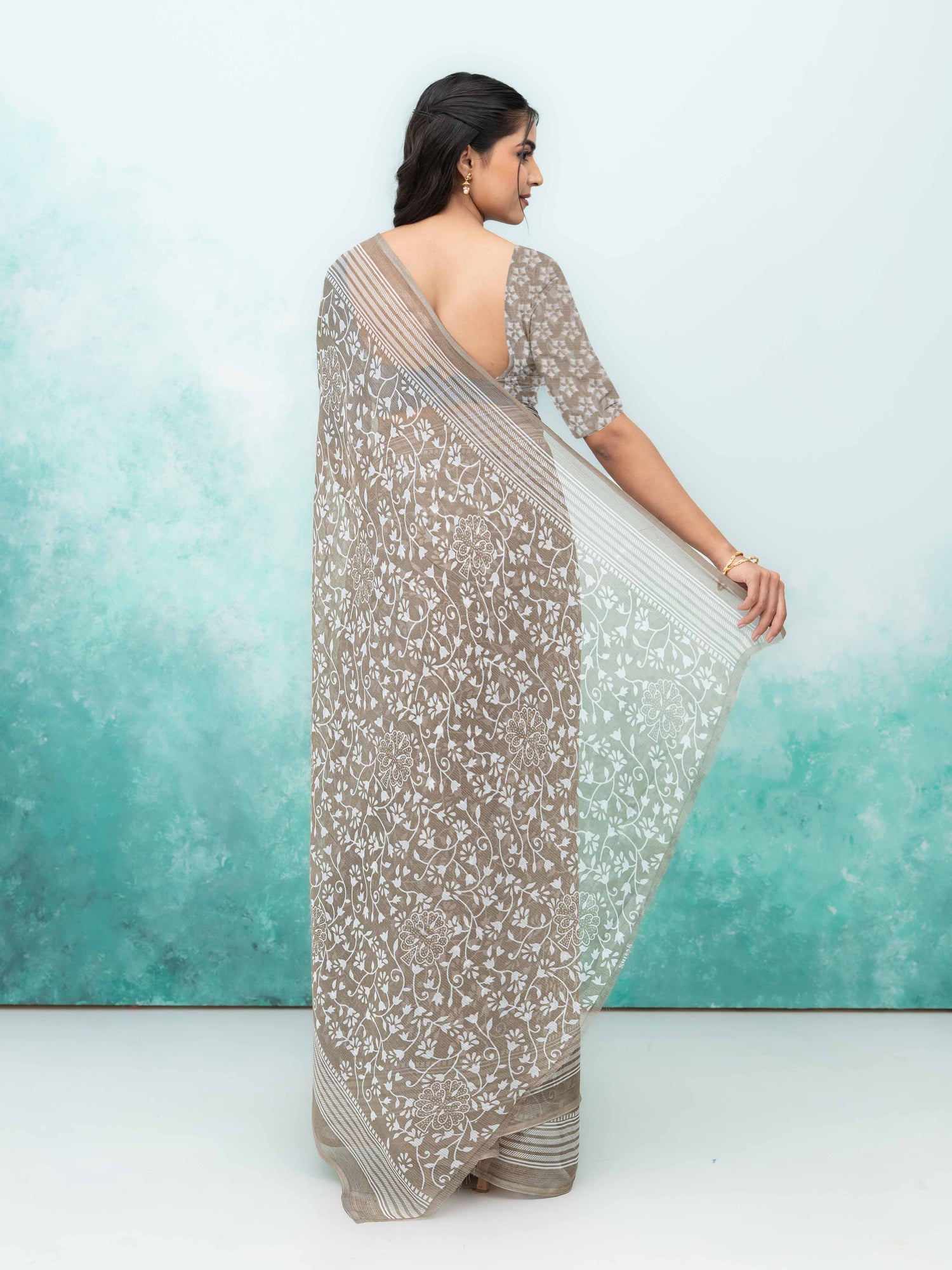 Gray Weightless Saree